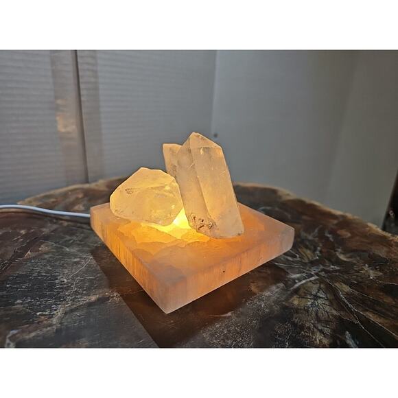 1.24lb Satin spar recharging plate W/ 3pcs Huge Quartz Crystals & Led Light - Picture 3 of 14